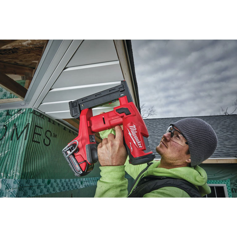 Аккумуляторный степлер Milwaukee 18 GA M18 FNCS18GS-202X FUEL (4933471940)