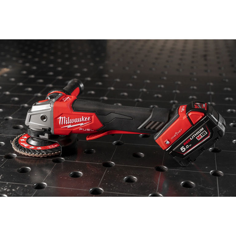 Угловая шлифмашина Milwaukee M18 ONEFSAG125XPDB-502X FUEL (4933478435)