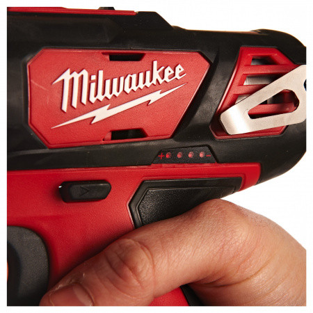Дрель-шуруповерт Milwaukee M12 BPD-202С (4933441940)