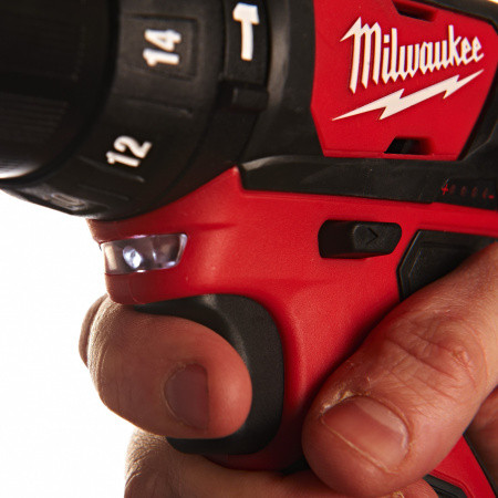 Дрель-шуруповерт Milwaukee M12 BPD-202С (4933441940)