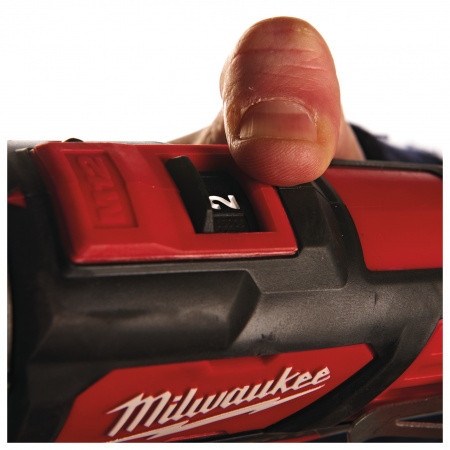 Дрель-шуруповерт Milwaukee M12 BPD-202С (4933441940)