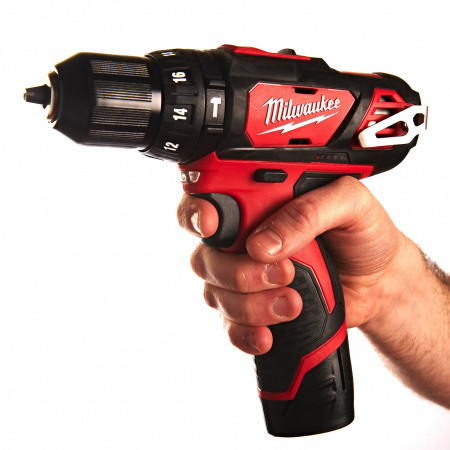 Дрель-шуруповерт Milwaukee M12 BPD-202С (4933441940)