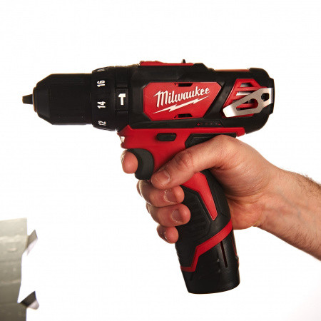 Дрель-шуруповерт Milwaukee M12 BPD-202С (4933441940)