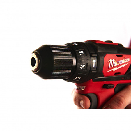 Дрель-шуруповерт Milwaukee M12 BPD-202С (4933441940)