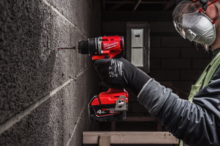Дрель-шуруповерт Milwaukee M18 BLPDRC-502C (4933492826)