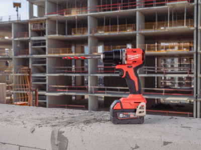Дрель-шуруповерт Milwaukee M18 BLPDRC-202C (4933492822)