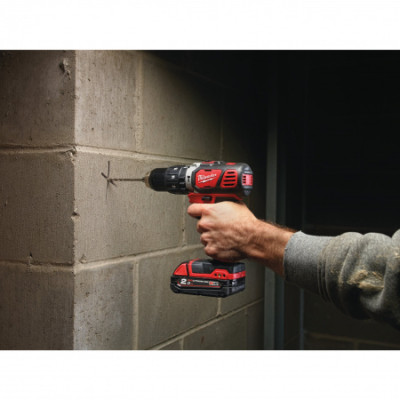 Дрель-шуруповерт Milwaukee M18 BPD-202C (4933443515)