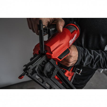 Аккумуляторный нейлер Milwaukee M18 FN16GA-0X (4933478094)