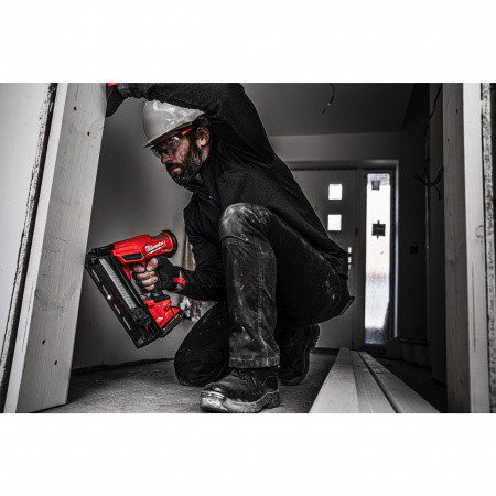 Аккумуляторный нейлер Milwaukee M18 FN16GA-202X (4933478092)