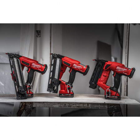 Аккумуляторный нейлер Milwaukee M18 FN16GA-202X (4933478092)