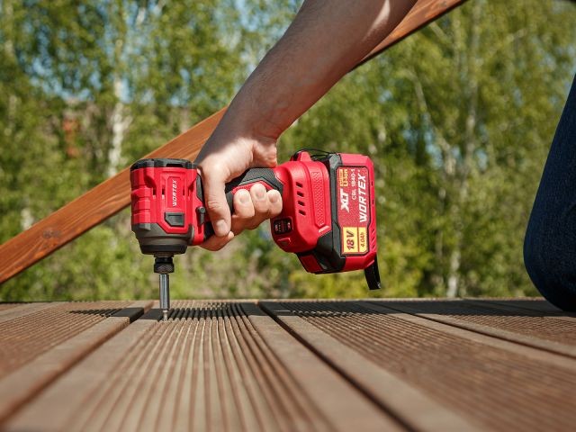 Аккум. ударный гайковерт/винтоверт WORTEX CWR 0218 в кор. XLT SOLO БЕСЩЕТ., 18 В, 220 Н*м
