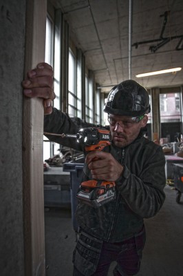 Винтоверт импульсный аккумуляторный AEG BSS18OP-0 (без аккумуляторов)