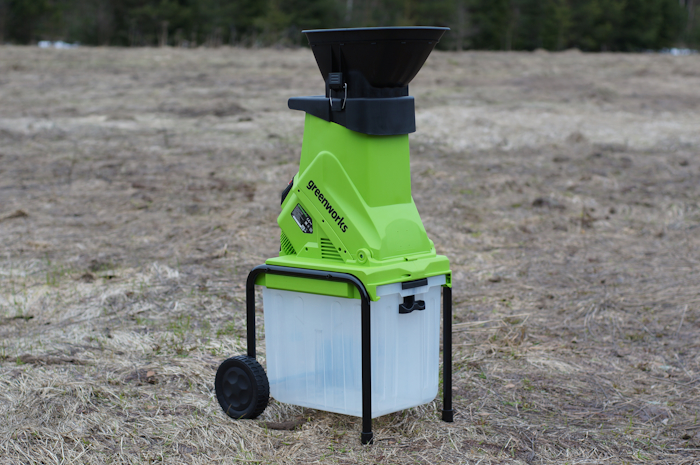 Измельчитель садовый Greenworks GACSB 2500Вт с контейнером