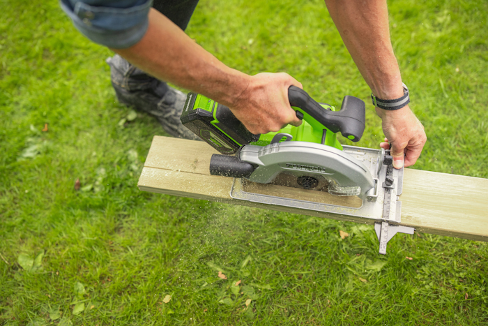 Циркулярная пила аккумуляторная Greenworks 24V GD24CS (без АКБ и ЗУ)