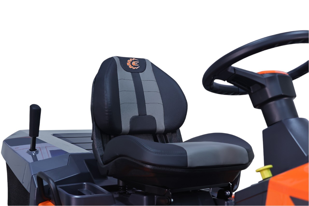 Газонокосилка бензиновая самоходная с сиденьем (райдер) ELAND LT-4592P