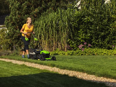 Газонокосилка аккумуляторная Greenworks 40V GD40LM46SPK4 (1хАКБ 8Ач и ЗУ) 46см самоходная