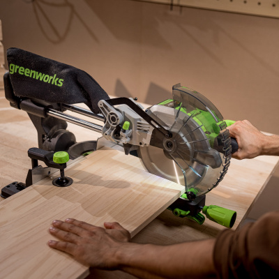 Пила торцовочная Greenworks GD24MS216 24V бесщеточная с протяжкой (1хАКБ 8Ач и ЗУ)