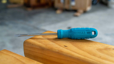 Отвертка шлицевая SL5 100 мм TOTAL THTDC2146