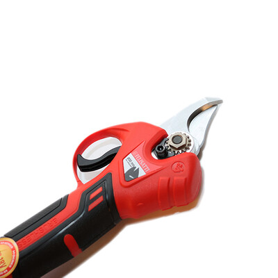 Аккумуляторный секатор (картон, без аккум.), 18В, макс. диаметр реза 30 мм, бесщеточный двигатель