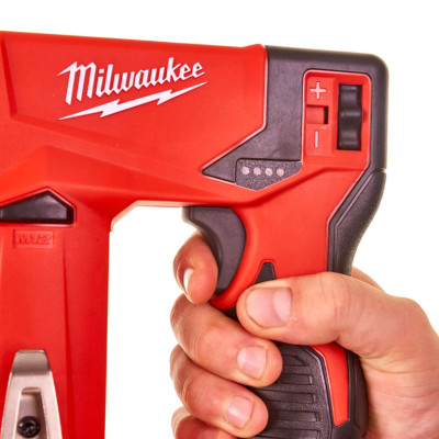 Аккумуляторный степлер Milwaukee M12 BST-0 (4933459634)