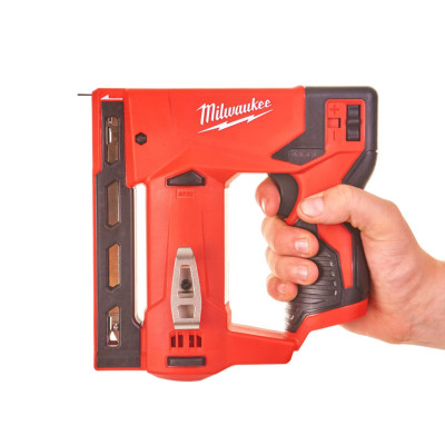 Аккумуляторный степлер Milwaukee M12 BST-0 (4933459634)