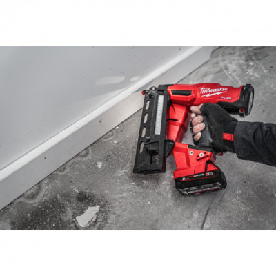 Аккумуляторный нейлер Milwaukee M18 FN16GA-202X (4933478092)