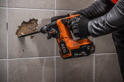 Перфоратор аккумуляторный AEG BBH 18BL2-0 (без батареи)