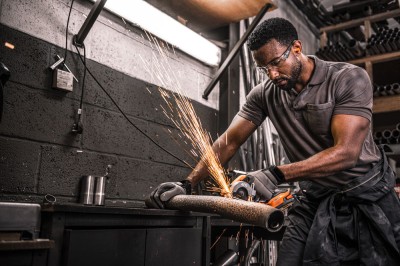 Пила циркулярная аккумуляторная AEG BMMS 18SBL-0 (без батареи)