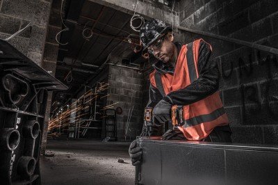 Дрель-шуруповерт аккумуляторная AEG BS18SBL-202C