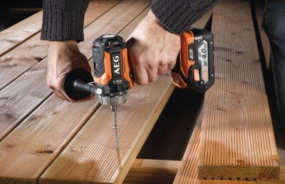 Дрель-шуруповерт ударная аккумуляторная бесщеточная AEG BSB18CBL-0 (без батареи)