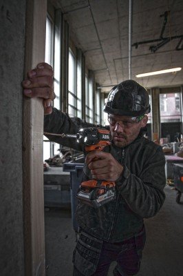 Винтоверт импульсный аккумуляторный AEG BSS18OP-0 (без аккумуляторов)