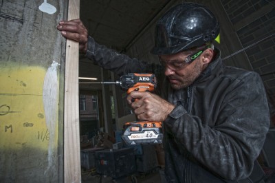 Винтоверт импульсный аккумуляторный AEG BSS18OP-0 (без аккумуляторов)