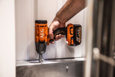 Гайковерт аккумуляторный AEG BSS18C12ZC-0 (без батареи)