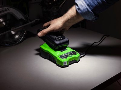 Аккумулятор Greenworks 24V 4Ач G24B4 + с двумя USB-C разъемами