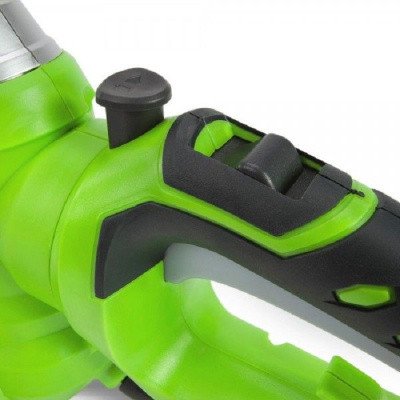 Кусторез электрический Greenworks GHT7068 Deluxe 700Вт 68 см