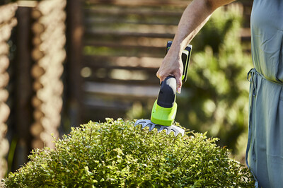 Ножницы-кусторез аккумуляторные Greenworks 24V G24SHT (без АКБ и ЗУ)