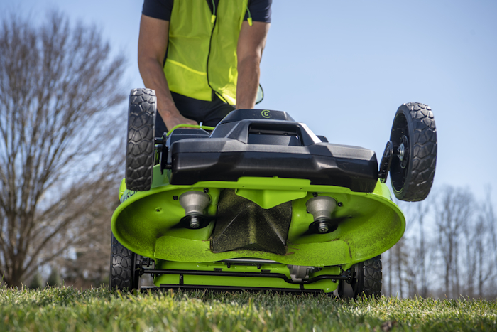Газонокосилка аккумуляторная Greenworks 82V GC82LM61S TwinForce (без АКБ и ЗУ) 61см самоходная