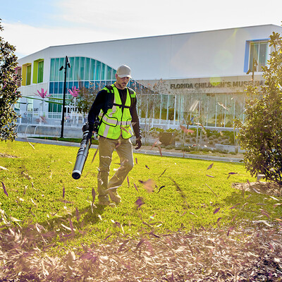 Воздуходув аккумуляторный ранцевый Greenworks 82V GD82BP2, бесщеточный, без АКБ и ЗУ