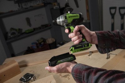 Гайковерт ударный аккумуляторный Greenworks 24V GD24IW400 (без АКБ и ЗУ) 400Нм