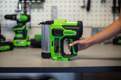 Нейлер аккумуляторный Greenworks 24V GD24BN (без АКБ и ЗУ)