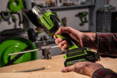 Угловая шлифовальная машина аккумуляторная Greenworks 24V GD24AGK2 (1хАКБ 2 Ач и ЗУ) в сумке