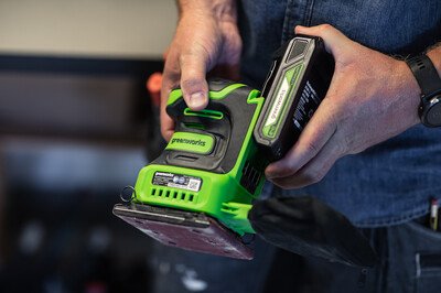 Плоскошлифовальная машина аккумуляторная Greenworks 24V G24SS14 (без АКБ и ЗУ)